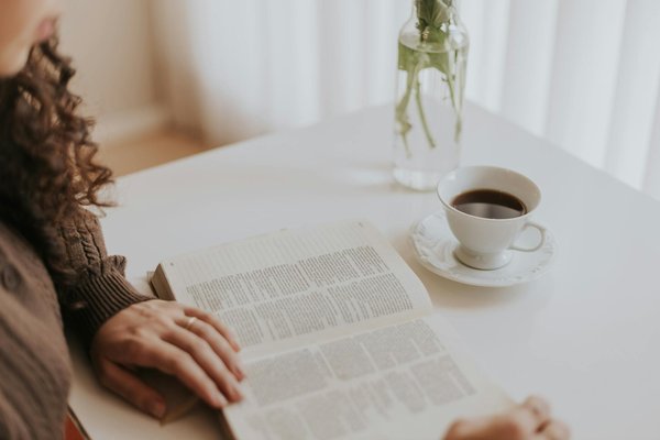 Top Exercices de Renforcement pour Épaules chez les Femmes Nageuses : Boostez Votre Performance dans l'Eau!