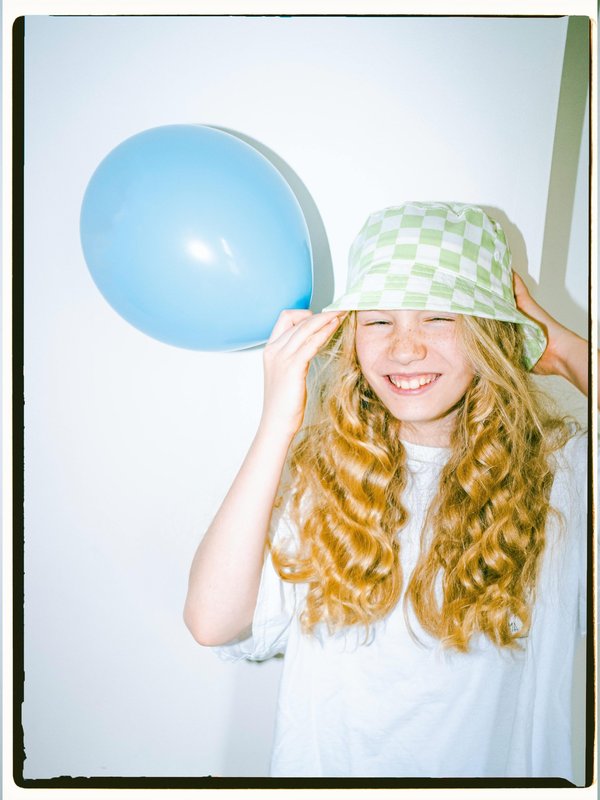 Le bob grenouille : l'accessoire tendance à ne pas manquer !